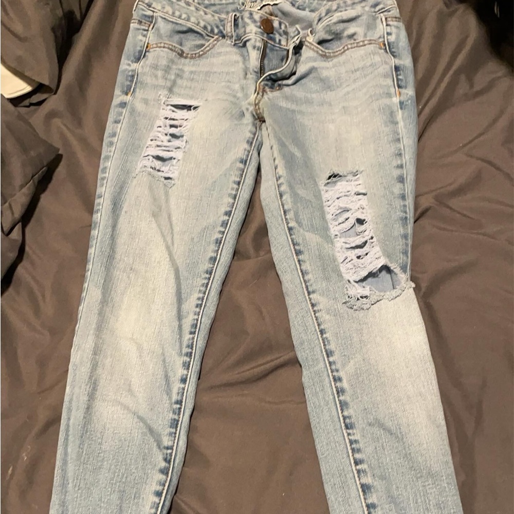 Size 6 holey American Eagle jeans